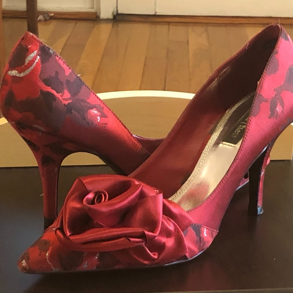 Red Rose Fabric WHBM Heels